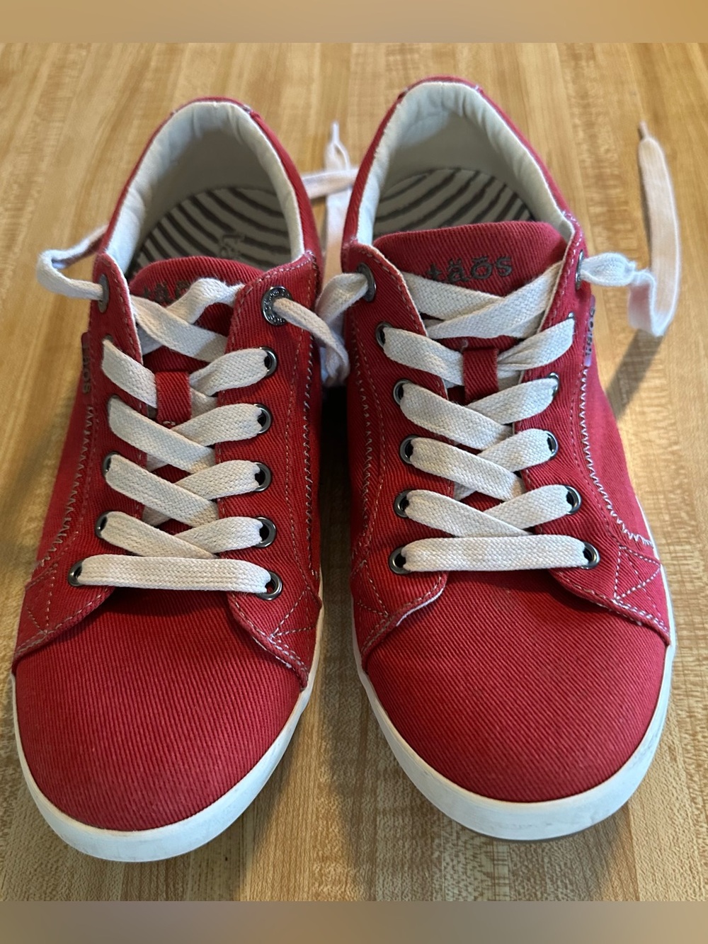 Taco Red Canvas Lace-Up Fashion Sneakers